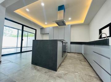 Casa de 4 habitaciones, Mérida · Venta Casa en Temozón Norte