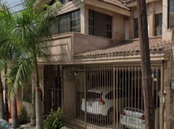 Casa de 3 habitaciones, Monterrey · Recuperación Bancaria en Monterrey, N. L.