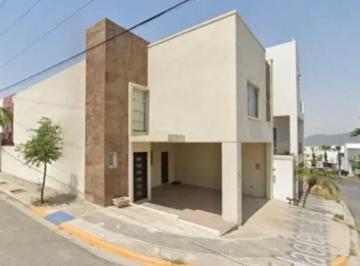 Casa de 3 habitaciones, Monterrey · Recuperación Bancaria en Monterrey, N. L.