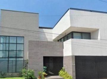 Casa de 5 habitaciones, San Pedro Garza García · Recuperación Bancaria en Nuevo León