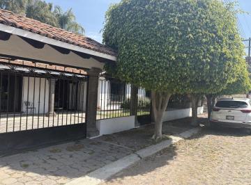 Casa de 4 habitaciones, Querétaro · Venta en Jurica, Casa con 386 m² Superficie de Terreno, 4 Recámaras.