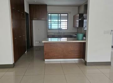 Casa en condominio de 3 habitaciones, Santiago · Casa en Renta Fontana Carretera Nacional