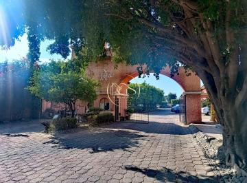Casa · 146m² · 3 Recámaras · 2 Estacionamientos · Casa en Venta El Pueblito San Angel Celaya