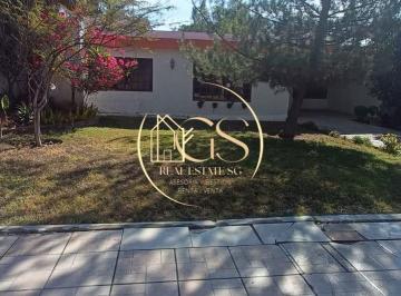 Casa · 420m² · 4 Recámaras · 4 Estacionamientos · Casa en Venta Praderas de La Hacienda Celaya