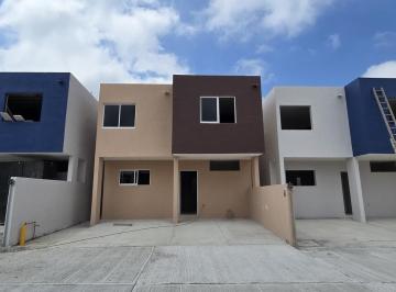 Casa · 132m² · 3 Recámaras · 2 Estacionamientos · Casa en Venta Col. Jesús Luna Luna