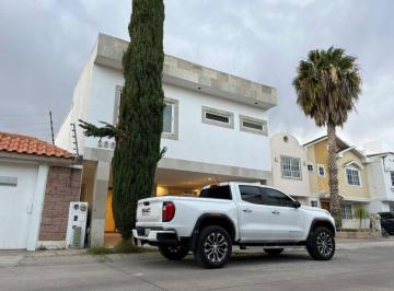 Casa de 3 habitaciones, León · Casa con 3 Recamaras y c/u con Baño