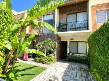 Casa en condominio de 3 habitaciones, Jiutepec · Venta de Casa con Alberca en Jiutepec, Morelos