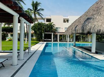 Casa · 194m² · 4 Recámaras · 1 Estacionamiento · Villa en Venta Acapulco Diamante: 4 Recámaras y Roof con Jacuzzi | Villas Velato a 3 Minutos de La P