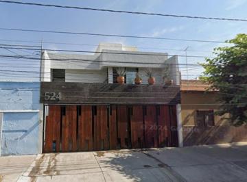 Casa de 3 habitaciones, Aguascalientes · Casa con 230 m² Superficie de Terreno y 3 Recámaras en Venta, Gremial