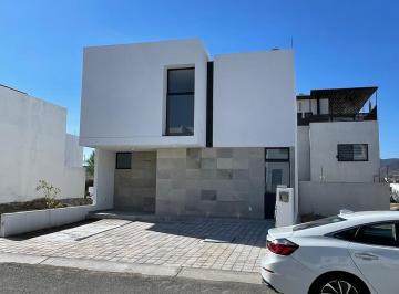 Casa · 170m² · 3 Recámaras · Casa Nueva en Venta en Juriquilla con 3 Recámaras Cada Una con Baño