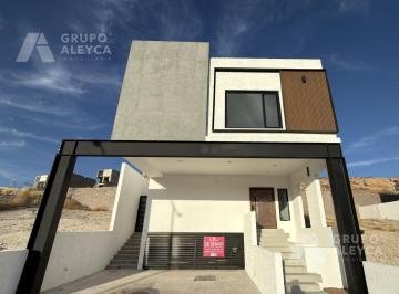 Casa · 217m² · 3 Recámaras · Casa en Altozano