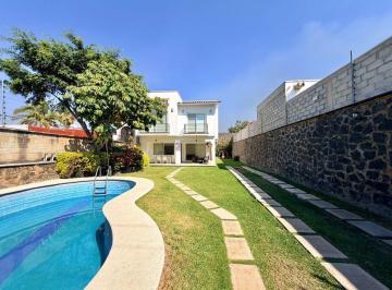 Casa de 3 habitaciones, Temixco · Renta Casa con Alberca Amueblada Fracc Las Brisas
