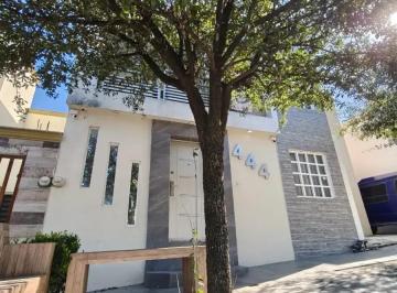 1 · Casa Remodelada en Venta en Arcadia