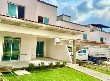 Casa en condominio de 4 habitaciones, Cuernavaca · Casaa Nuevas con Alberca en Cuernavaca