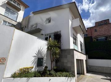 Casa en condominio de 3 habitaciones, Huixquilucan · Linda Casa en Venta y Renta Remodelada en Lomas Country
