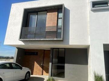 Casa en condominio · 167m² · 3 Recámaras · 2 Estacionamientos · Casa en Renta en Coto Sivec, con Habitación (Estudio) en Planta Baja.