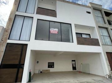 Casa de 3 habitaciones, Santiago · Casa en Renta en Cumbres de Santiago, Santiago Nl