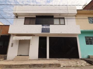 Edificio , Morelia · Casa en Venta en Morelia, Independencia