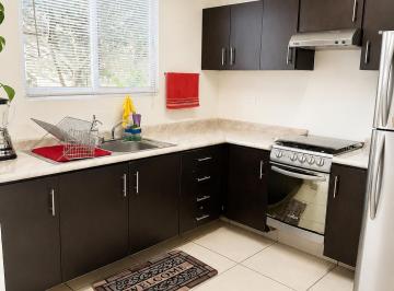 Casa de 3 habitaciones, Tlajomulco de Zúñiga · Casa en Venta en Pontevedra