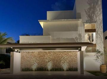 Casa de 5 habitaciones, Cancún · Estrena Residencia de Lujo en Lagos del Sol: 5 Recámaras, Alberca y Acabados Top