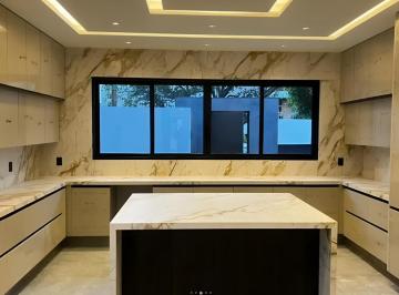 Casa · 640m² · 4 Recámaras · 6 Estacionamientos · Casa en Venta en Bosques de Las Lomas