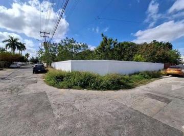 Terreno / Lote , Mérida · Terreno en Venta Mérida, a Una Cuadra de Prolongación Paseo de Montejo, Itzimná