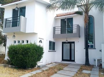 Casa en Venta de 3 habitaciones Milenio III · Casa de Dos Plantas