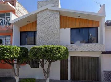 Casa de 4 habitaciones, Nezahualcóyotl · Vendo Casa con 200 m², en Col. Villada, Cerca de Avs Principales. “recuperación Bancaria”