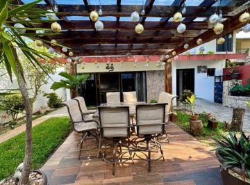 Casa de 5 habitaciones, Cozumel · Casa Doble Altura y Jardín, en Venta, Adolfo Lopez Mateos, Cozumel