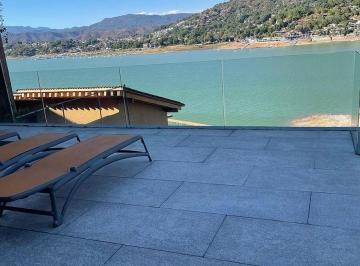 Casa de 4 habitaciones, Valle de Bravo · Casa en Renta Amueblada en Avandaro, Frente Al Lago
