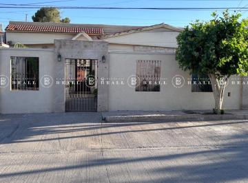 Casa de 3 habitaciones, Chihuahua · En Venta de Una Planta, Ubicada en Jardines del Santuario