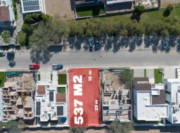 Terreno / Lote · 537m² · Terreno en Venta en Los Lagos Residencial