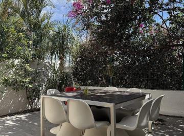 Casa · 264m² · 4 Recámaras · 2 Estacionamientos · Casa en Venta en Punta Acantilado
