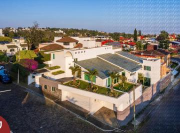 Casa de 4 habitaciones, Xalapa · Sofisticada Casa en Venta en Xalapa, Zona Animas, Increíble Diseño Arquitectónico