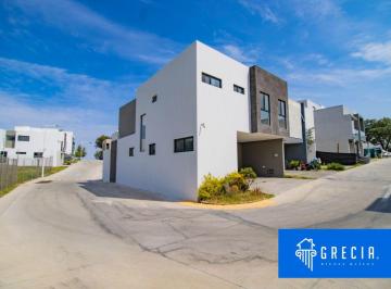 Casa en condominio de 3 habitaciones, Zapopan · Casa en Venta en Madeiras 2
