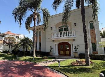Casa de 3 habitaciones, Zapopan · Casa en Venta en Valle Real