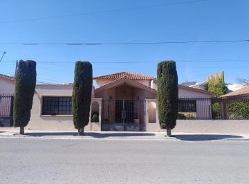 Casa de 3 habitaciones, Saltillo · Casa de 1 Planta en Venta en Los Pinos
