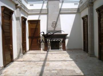 Casa · 495m² · 3 Recámaras · 4 Estacionamientos · Venta Preciosa Residencia de un Solo Nivel