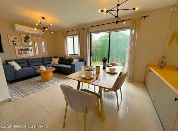 Casa · 92m² · 2 Recámaras · 2 Estacionamientos · Zakia Casa Dentro de Privada en Venta Rah4739