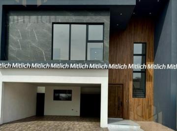 Casa · 250m² · 4 Recámaras · 2 Estacionamientos · Casa en Venta con Recámara en Planta Baja Bosque Real $7,450,000