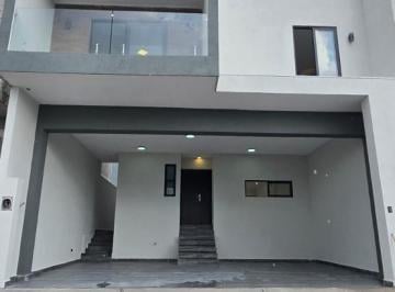 Casa · 290m² · 3 Recámaras · 2 Estacionamientos · Casa en Venta en García