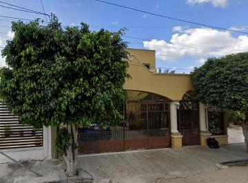 Casa de 4 habitaciones, Mérida · Venta de Casa en Pinos del Norte Merida Yucatan (Recuperacion Bancaria)