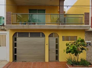 Casa de 4 habitaciones, Coatzacoalcos · Jg - Lindo Inmueble en Venta Ubicado en Coatzacoalcos, Veracruz