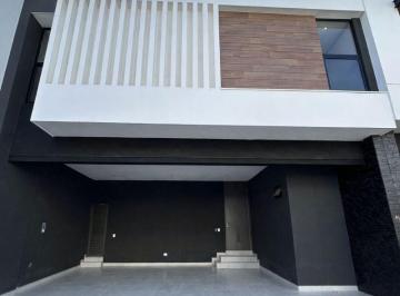Casa de 3 habitaciones, Monterrey · Casa en Carretera Nacional (El Barro)