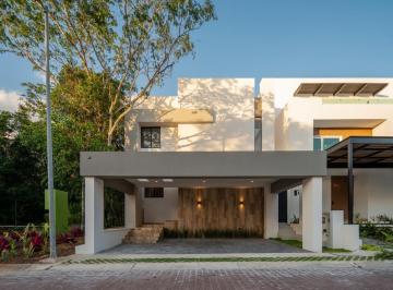 Casa · 314m² · 4 Recámaras · Casa en Venta en Vía Cumbres, Cancún