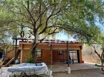 Casa · 97m² · 1 Recámara · 5 Estacionamientos · Casa Campestre en Venta en San Pedro