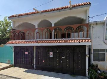 Casa de 4 habitaciones, Guadalupe · Remate Bancario Casa en Guadalupe Nl | Col. Azteca | Debajo de Valor Comercial