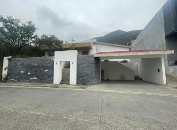 Casa · 263m² · 2 Recámaras · 2 Estacionamientos · Casa en Venta, Bosquencinos, Monterrey, Nuevo León.