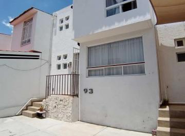 Casa · 104m² · 3 Recámaras · 2 Estacionamientos · Casa en Corregidora