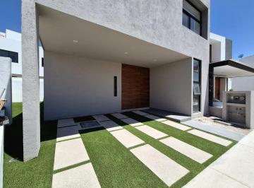 Casa · 250m² · 3 Recámaras · 2 Estacionamientos · Casa en Fraccionamiento El Mirador